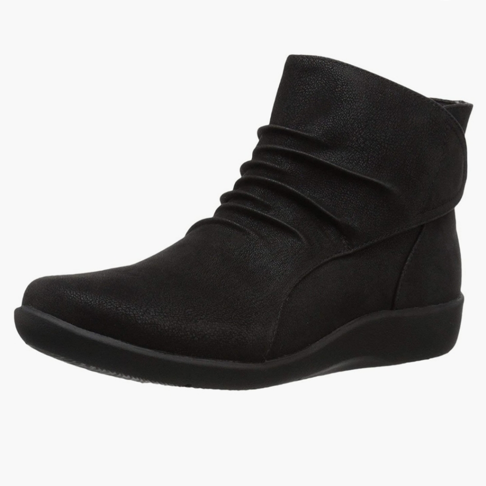 Clark's boots - Picture 4 of 6